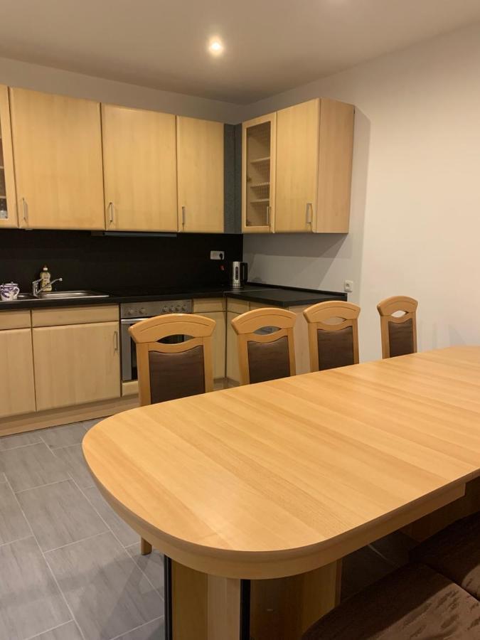 Monteurzimmer Oberlistingen Zweibettzimmer Mit 2 Baedern Breuna Eksteriør billede