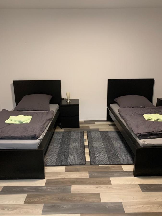Monteurzimmer Oberlistingen Zweibettzimmer Mit 2 Baedern Breuna Eksteriør billede