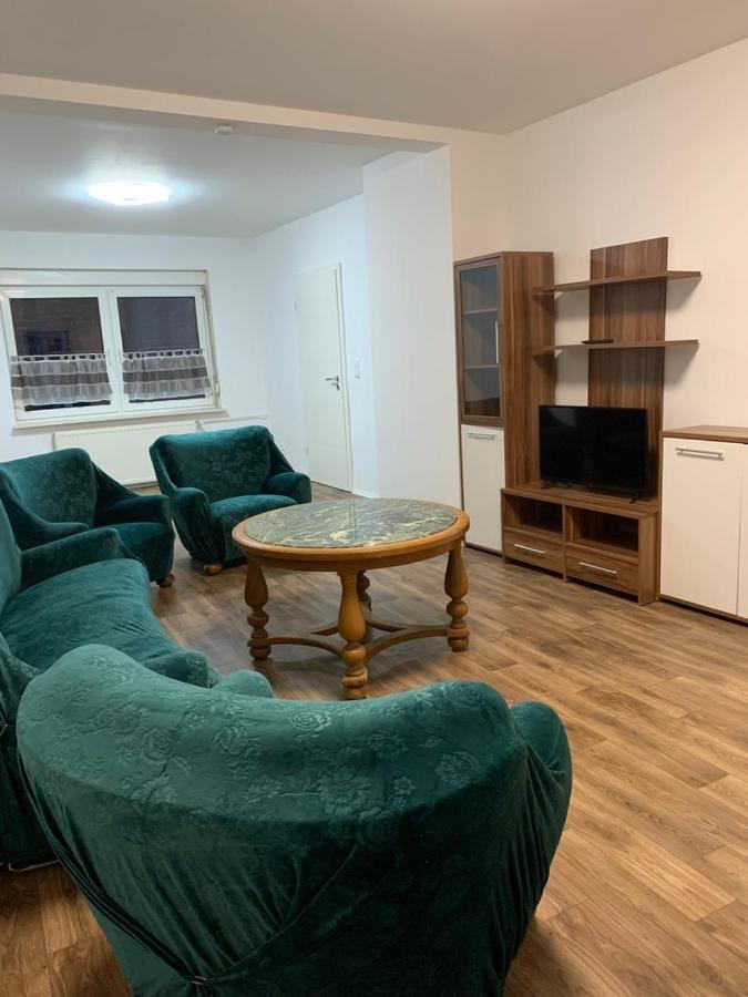 Monteurzimmer Oberlistingen Zweibettzimmer Mit 2 Baedern Breuna Eksteriør billede